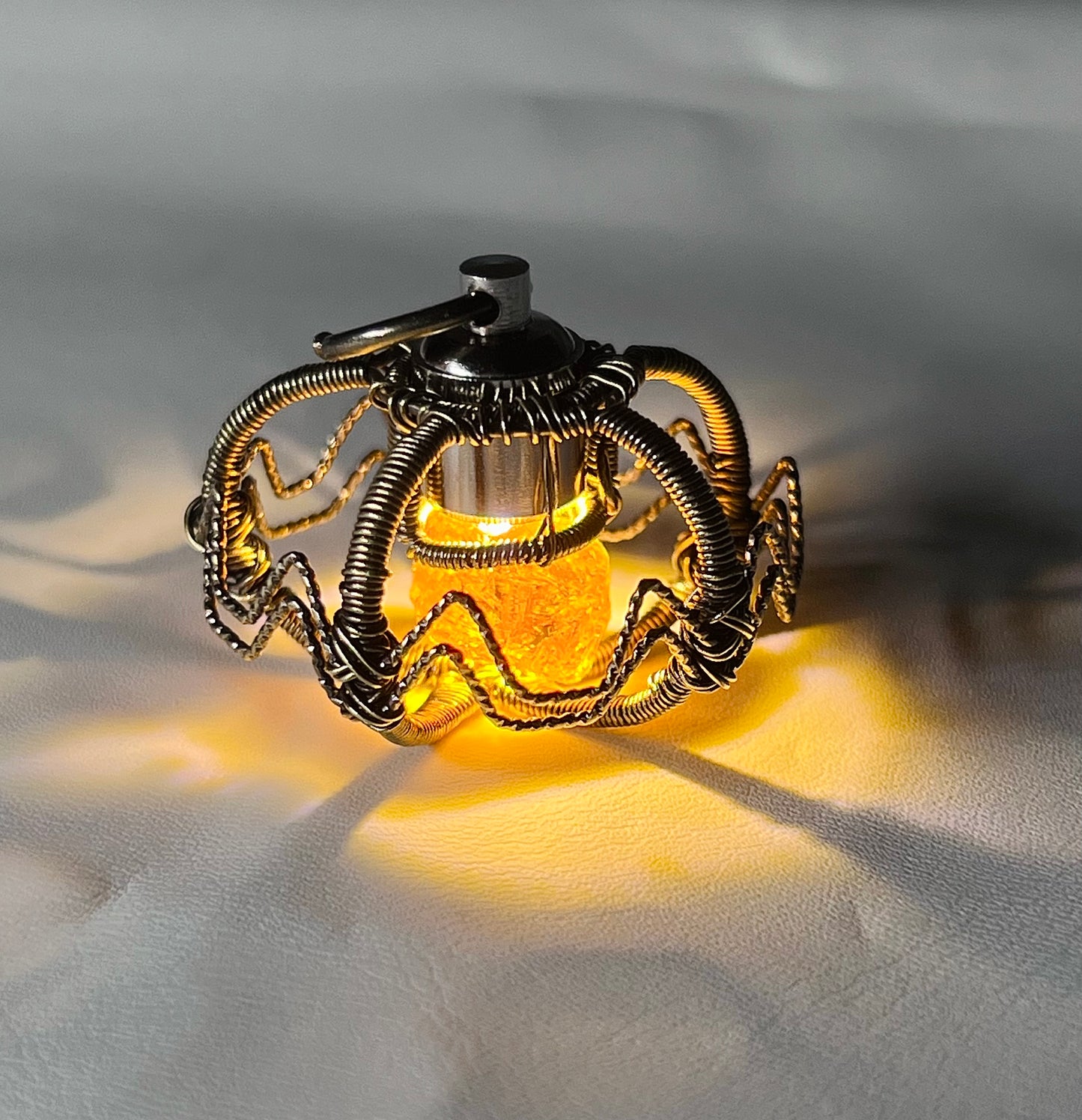 Linz-Lamp of Radiance(handmade necklace Jewelry)
