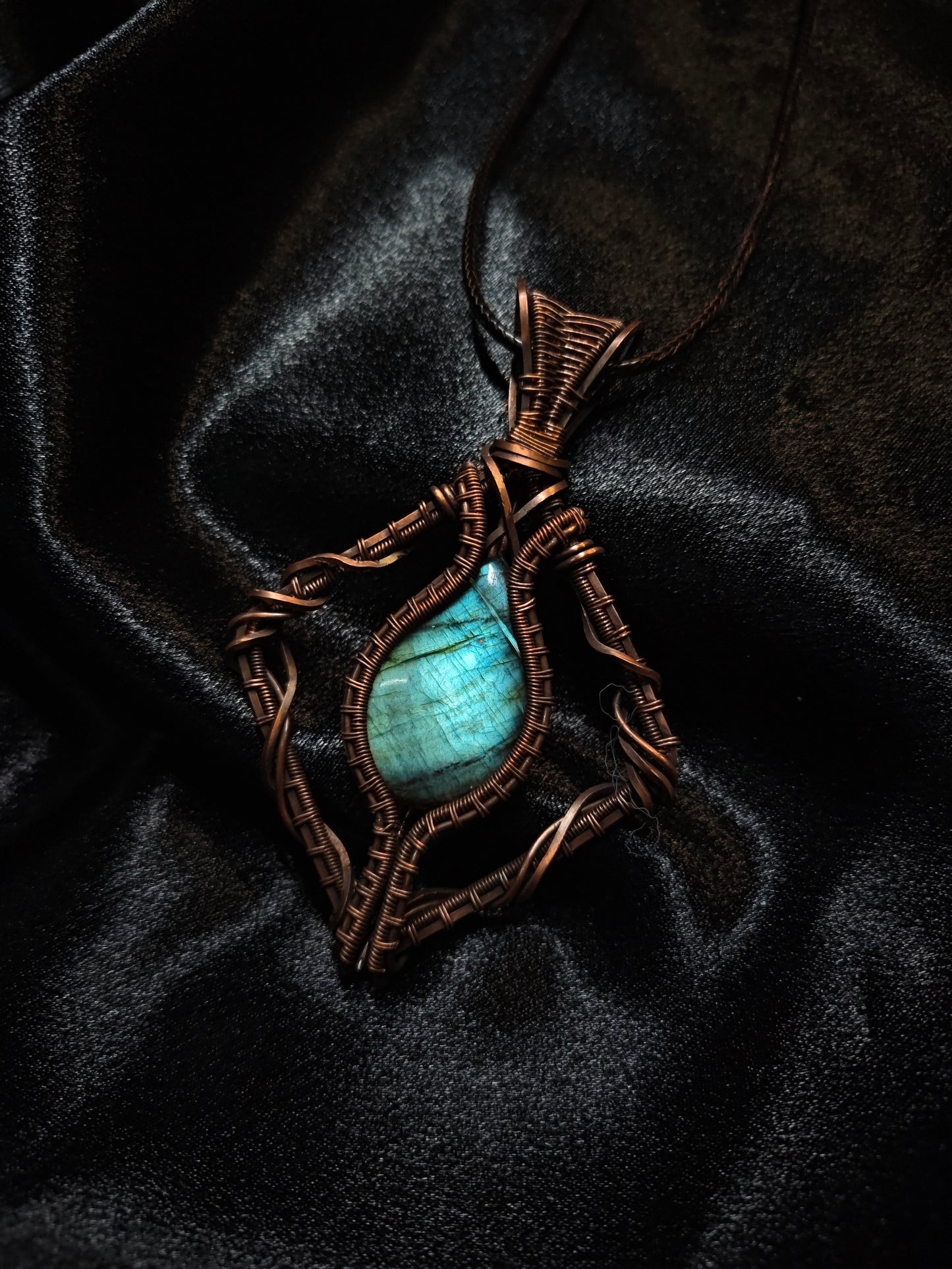 Linz-Rhythm of Water(handmade necklace Jewelry)